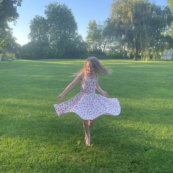 Meet your Posher, Katy - Picture 2 of 2